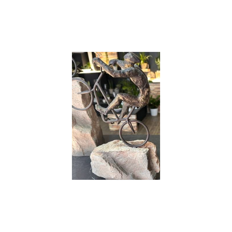 CYCLISTE PIERRE BASSE